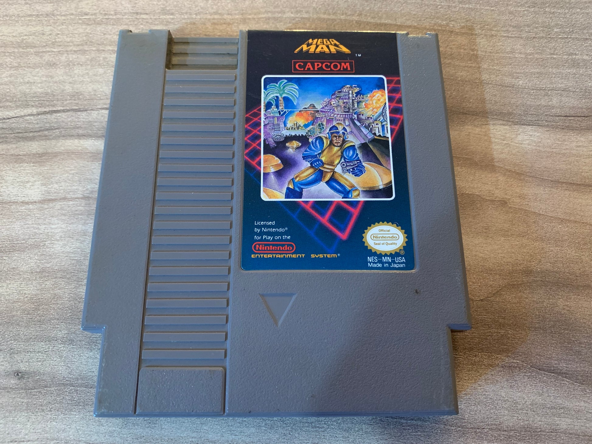 PiXEL-RETRO.COM : NINTENDO ENTERTAiNMENT SYSTEM (NES) MEGA MAN GAME NTSC