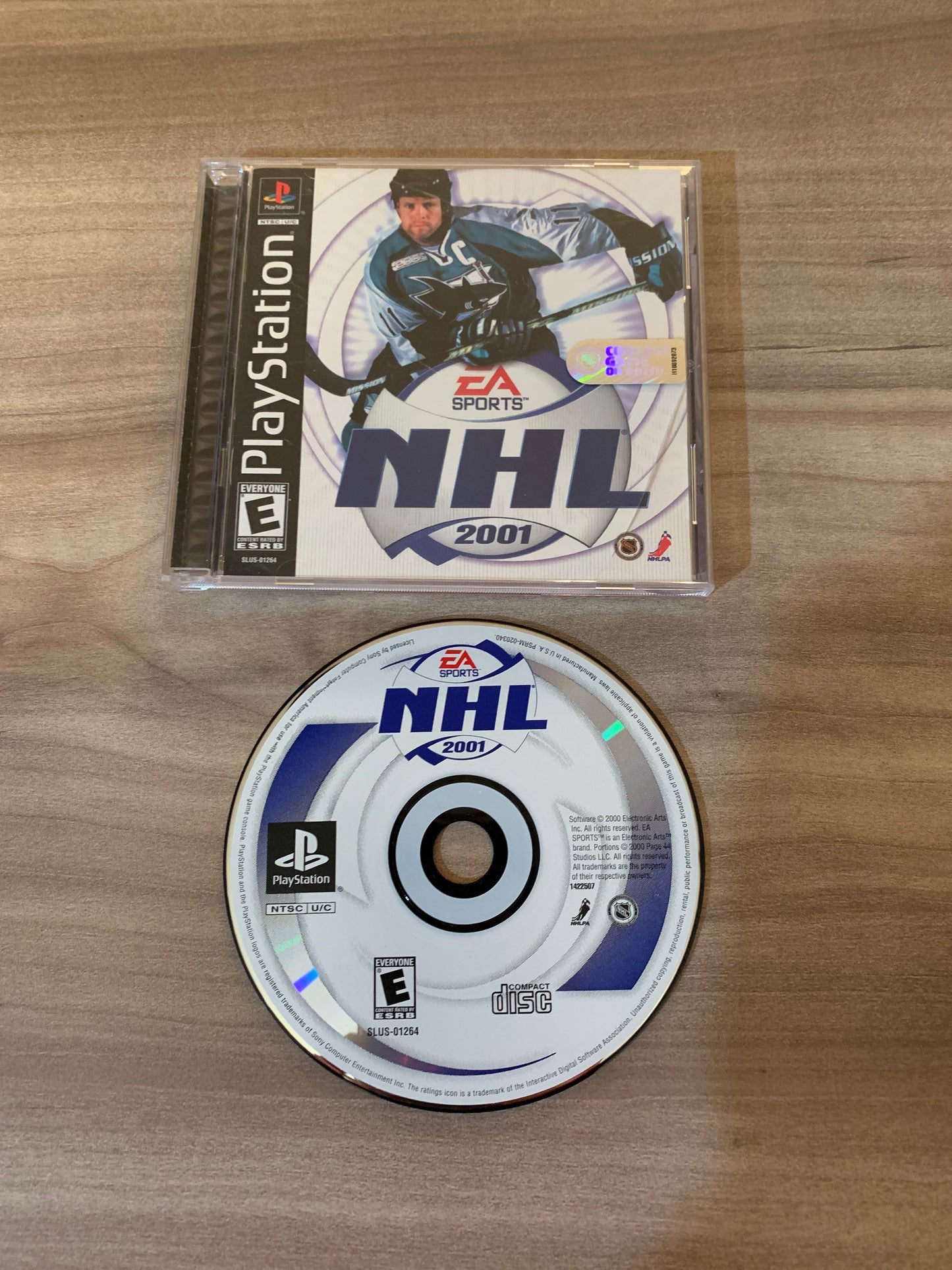 PiXEL-RETRO.COM : SONY PLAYSTATION (PS1) COMPLETE CIB BOX MANUAL GAME NHL 2001