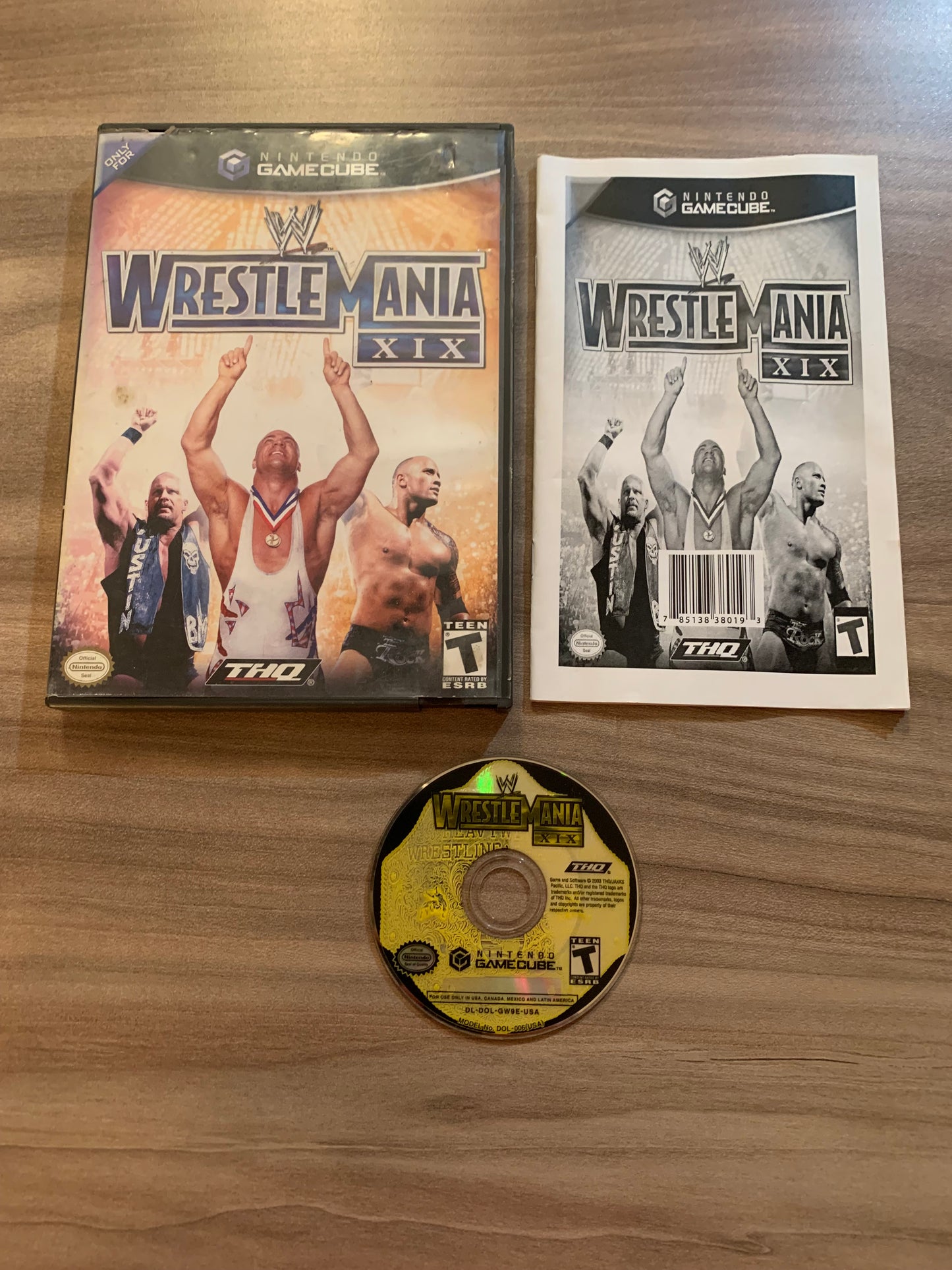 PiXEL-RETRO.COM : NINTENDO GAMECUBE COMPLETE CIB BOX MANUAL GAME NTSC WWE WRESTLEMANIA XIX