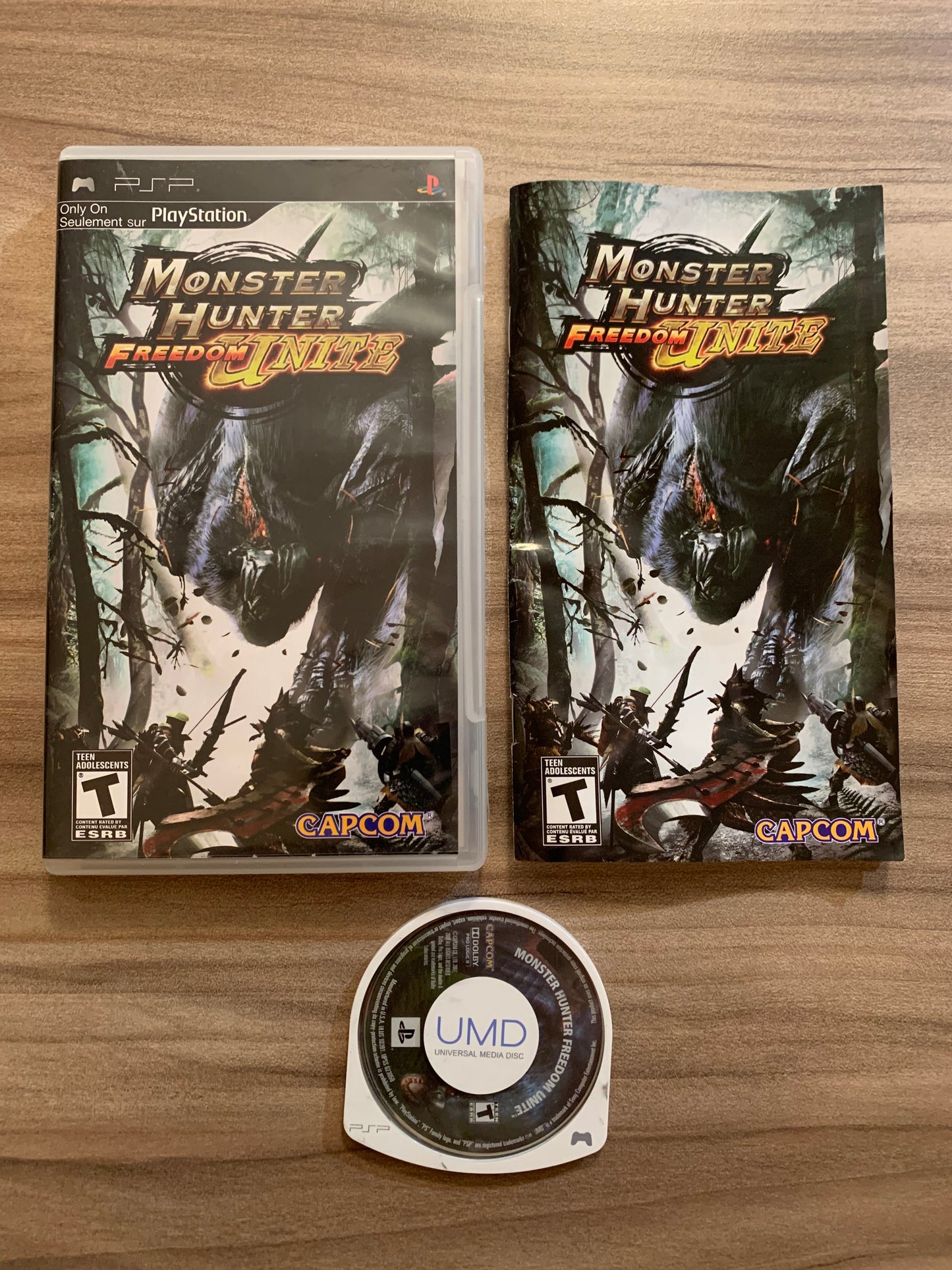 PiXEL-RETRO.COM : SONY PLAYSTATION PORTABLE (PSP) OCOMPLET CIB BOX MANUAL GAME NTSC MONSTER HUNTER FREEDOM UNITE