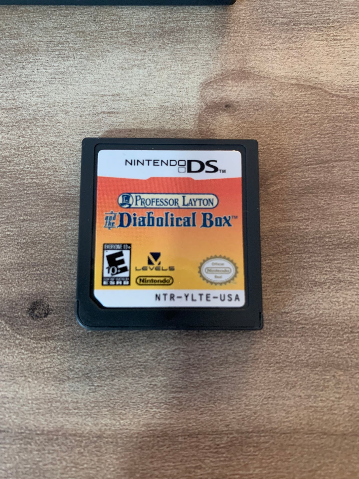 NiNTENDO DS | PROFESSOR LAYTON AND THE DiABOLiCAL BOX