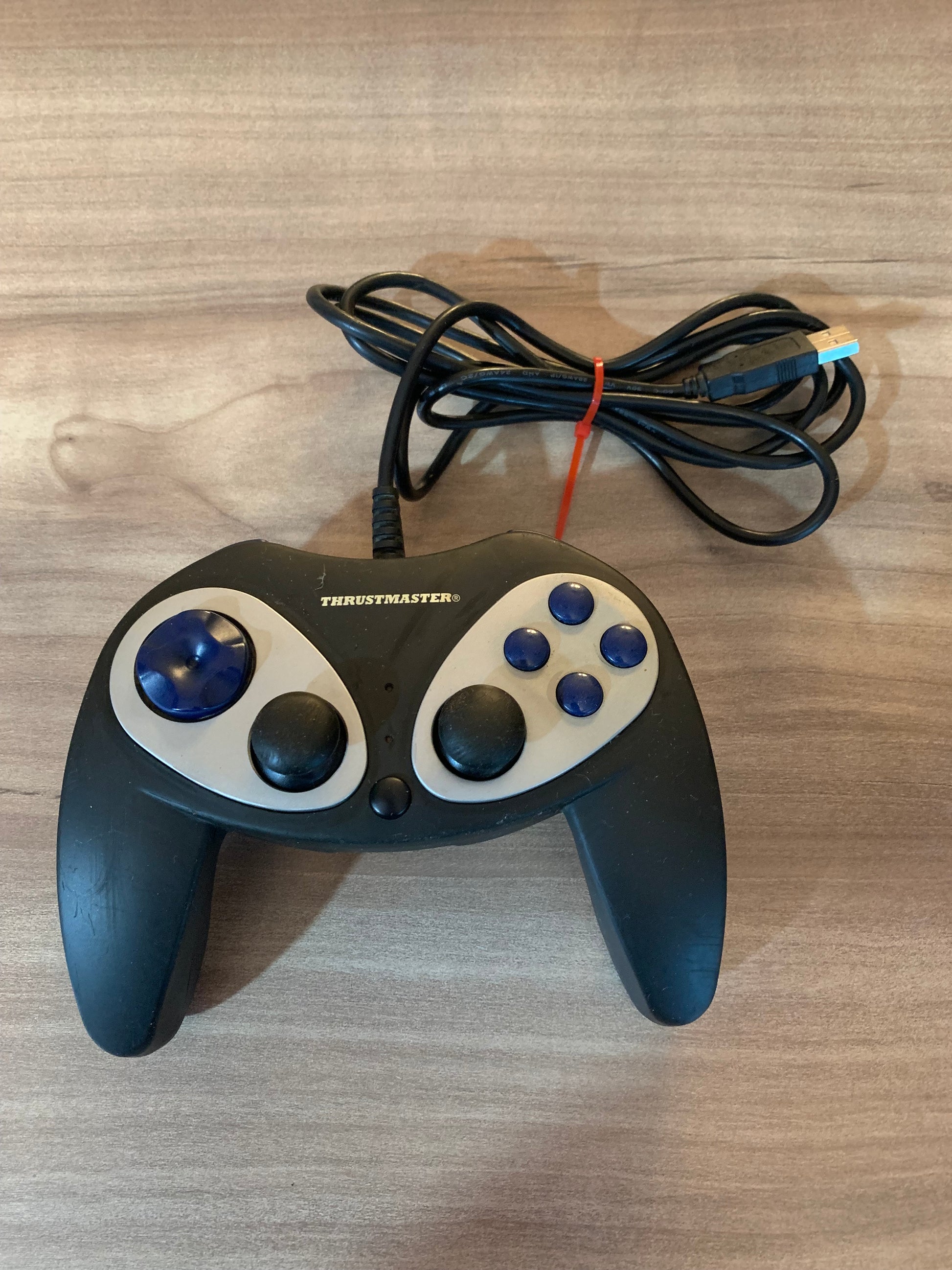 PiXEL-RETRO.COM : PC COMPUTER USB THRUSTMASTER CONTROLLER JOYSTICK