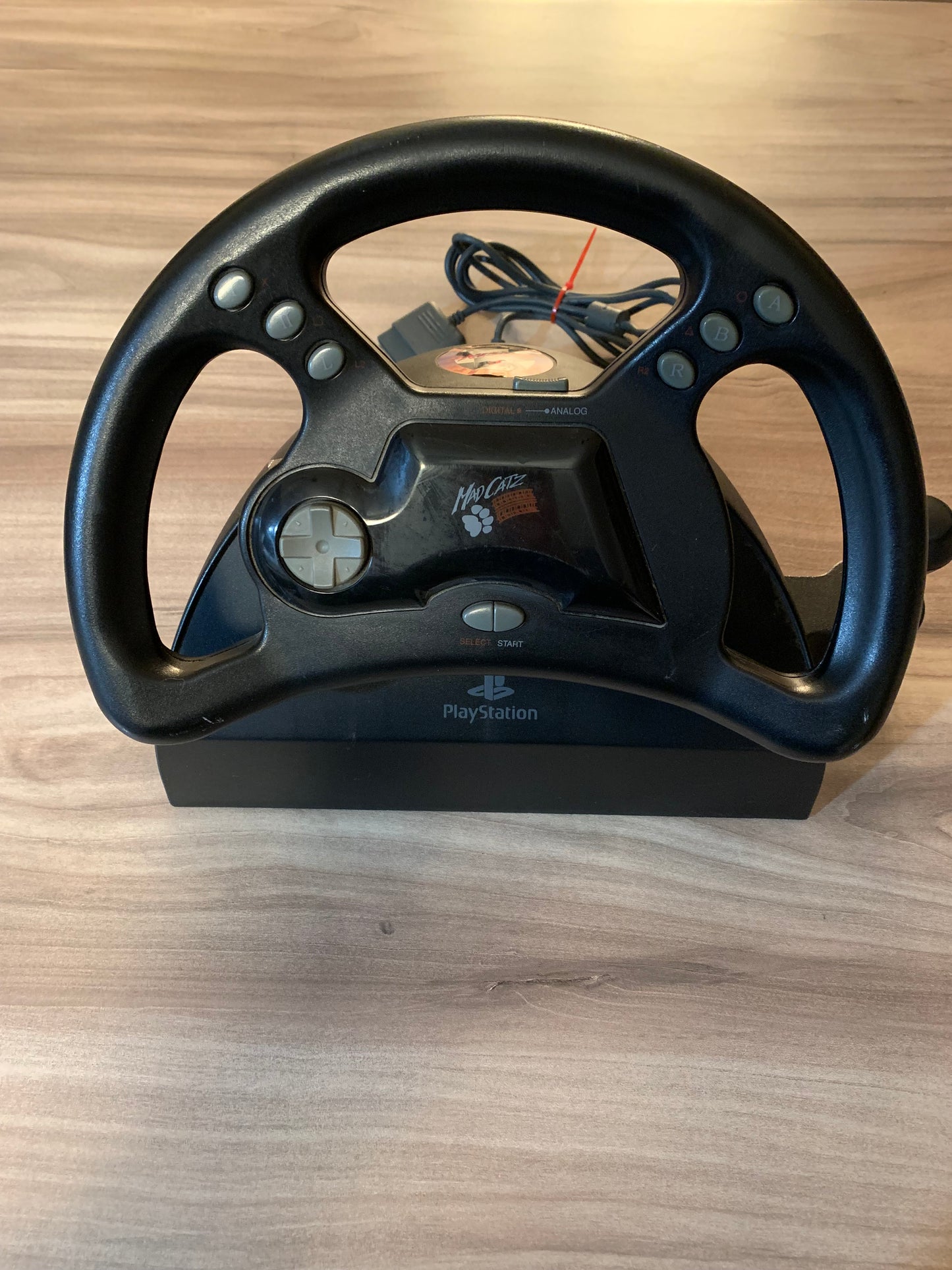 SONY PLAYSTATiON [PS1] WHEEL CONTROLLER | RACiNG ANALOG STEERiNG WHEEL MODEL MAD CATZ SLUH-000022