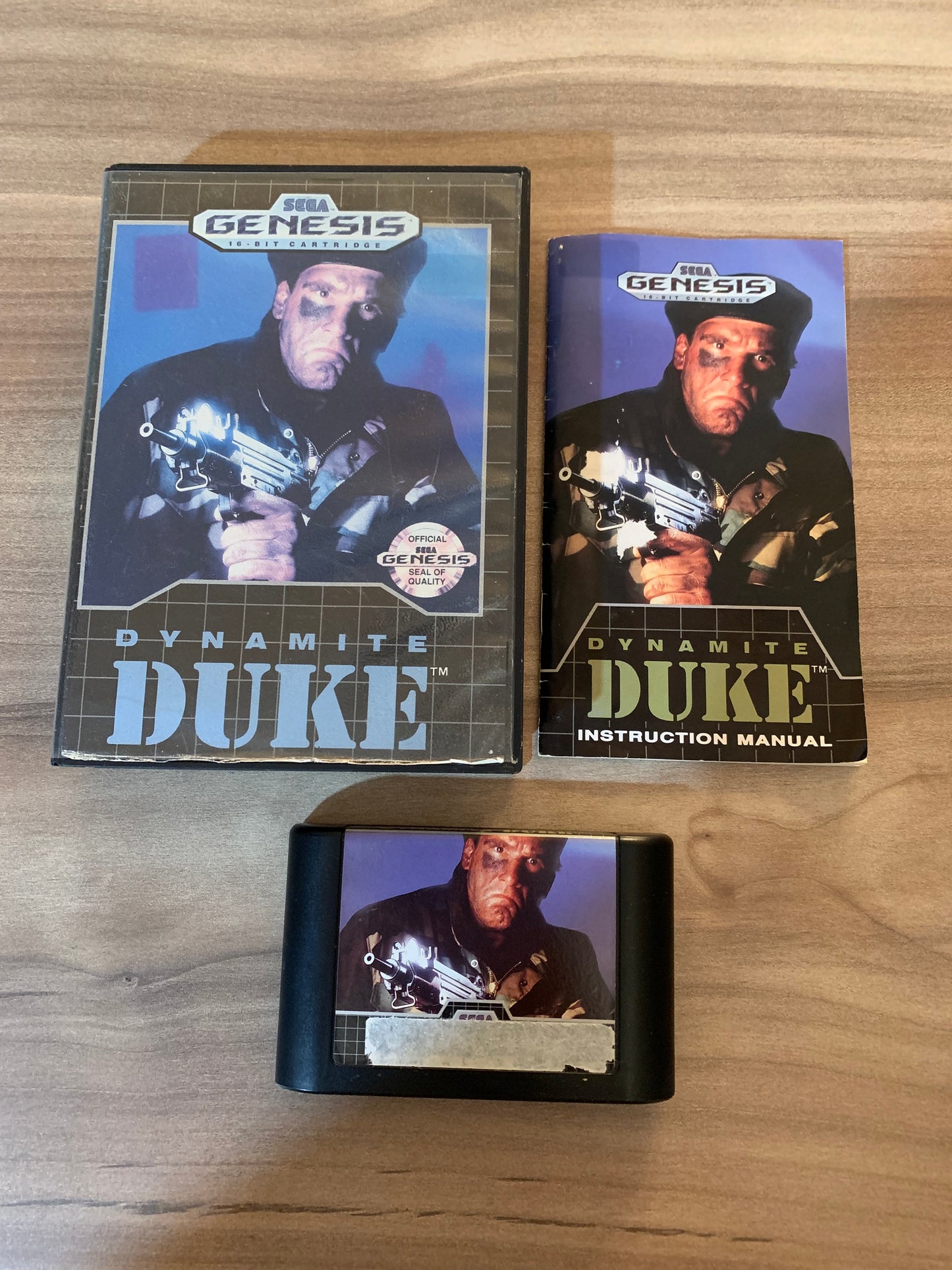 PiXEL-RETRO.COM : SEGA GENESIS (MEGA DRIVE) COMPLETE (CIB) GAME BOX INSTRUCTION MANUAL NTSC DYNAMITE DUKE